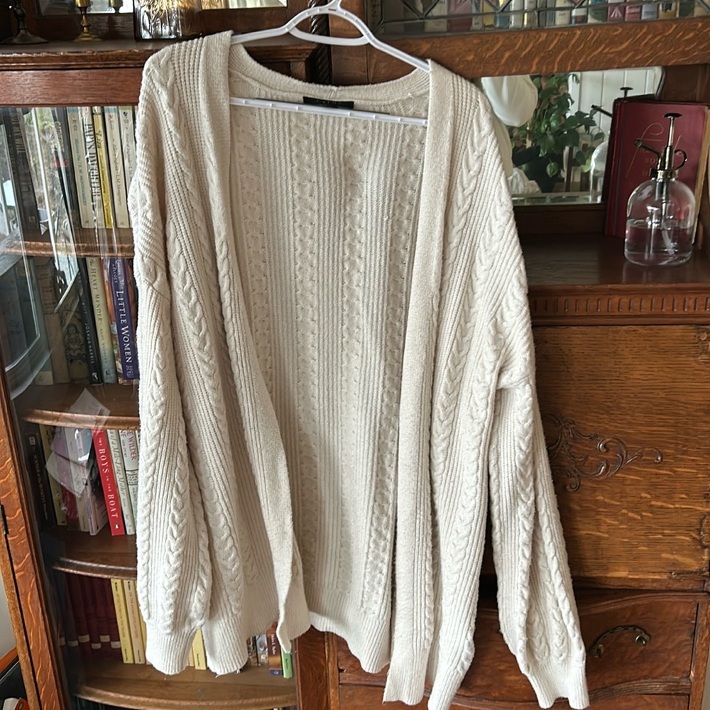 Cream/light tan Knit Cardigan Size XL Good Condition